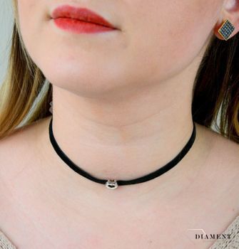 Naszyjnik choker damski 'Srebnre serce z cyrkoniami' DIA-NSZ-5324-925. Naszyjnik typu choker ozdobne serduszkiem z cyrkoniami to propozycja od Sklepu Jubilerskiego Diament (1).JPG