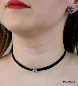 Naszyjnik choker damski 'Srebnre serce z cyrkoniami' DIA-NSZ-5324-925. Naszyjnik typu choker ozdobne serduszkiem z cyrkoniami to propozycja od Sklepu Jubilerskiego Diament (2).JPG