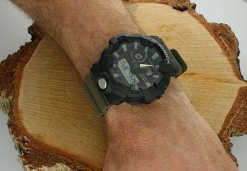 Zegarek Casio G-Shock GA-710TU-1A3ER. Zegarek wstrząsoodporny. Zegarek z czasami światowymi. Męski zegarek G-Shock na prezent. Zegarek G-Shock sportowy 3.jpg