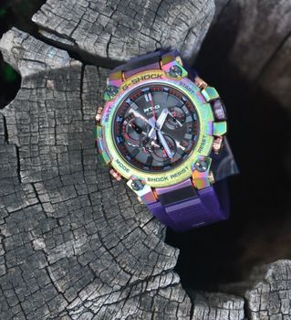 Zegarek męski G-SHOCK Casio METAL TWISTED G AURORA OVAL MTG-B3000PRB-1AER z kolekcji zegarków męskich Casio G-Shock. Zegarki G-shock wyposażony jest w touch solarsolar powered (10).JPG